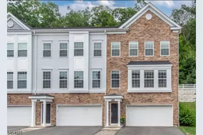 712 Parkview Ln, Rockaway Township, NJ 07866 - Photo 1