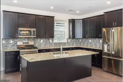 712 Parkview Ln, Rockaway Township, NJ 07866 - Photo 3
