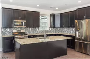 712 Parkview Ln, Rockaway Township, NJ 07866 - Photo 3