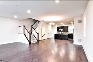 712 Parkview Ln, Rockaway Township, NJ 07866 - Photo 5