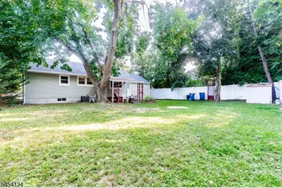 640 Warfield Rd, North Plainfield, NJ 07063 - Photo 23