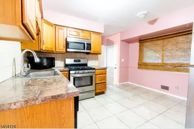 640 Warfield Rd, North Plainfield, NJ 07063 - Photo 5