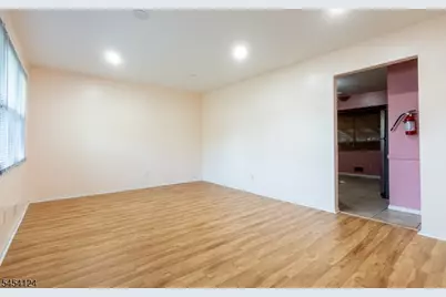 640 Warfield Rd, North Plainfield, NJ 07063 - Photo 3