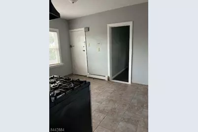 176 Goldsmith Ave #3, Newark, NJ 07112 - Photo 5