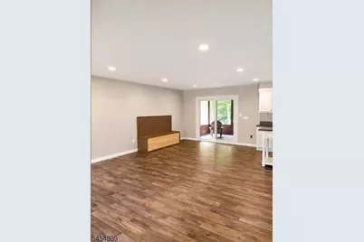 52 Lounsberry Hollow Rd, Vernon, NJ 07461 - Photo 3