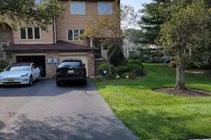 55 Stockton Ct, Parsippany, NJ 07950 - Photo 1