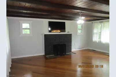 4 Mohawk Trl, Hopatcong, NJ 07821 - Photo 9