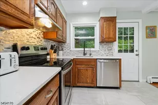 8 C O Dr, Byram Township, NJ 07821 - Photo 13