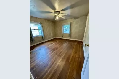671 Crescent Dr, Bound Brook, NJ 08805 - Photo 5