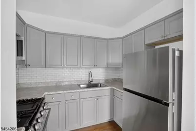 540 Bramhall Ave, Jersey City, NJ 07304 - Photo 13