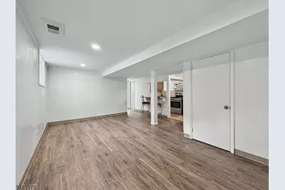 8 Martin Rd, Verona, NJ 07044 - Photo 15