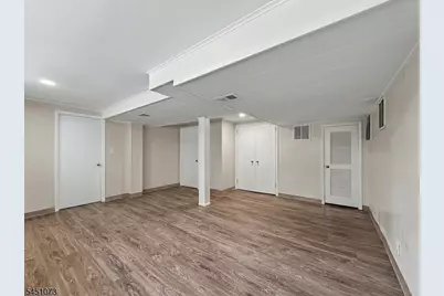 8 Martin Rd, Verona, NJ 07044 - Photo 17