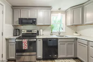 914 Aspen Dr, Stillwater, NJ 07860 - Photo 3