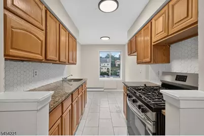 765 Vose Ave #D14, Orange, NJ 07050 - Photo 9