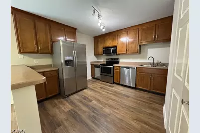 42 Burlington Ct, Hamburg, NJ 07419 - Photo 11