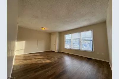 42 Burlington Ct, Hamburg, NJ 07419 - Photo 3