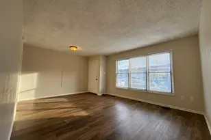 42 Burlington Ct, Hamburg, NJ 07419 - Photo 3