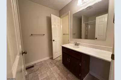 42 Burlington Ct, Hamburg, NJ 07419 - Photo 23
