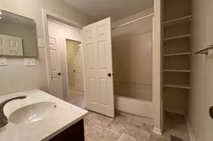 42 Burlington Ct, Hamburg, NJ 07419 - Photo 27