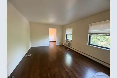 16 Roosevelt Pl #B3, Montclair Twp., NJ 07042 - Photo 3