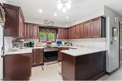32 W Lakeview Trl, Jefferson Township, NJ 07885 - Photo 13