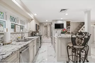 1 Woodlawn Rd, Sparta Township, NJ 07871 - Photo 5