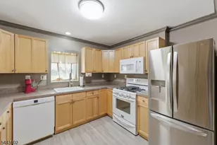 81 Sergeantsville Rd, Raritan Township, NJ 08822 - Photo 11