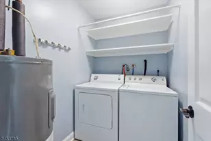 250 Grant Ave, Lyndhurst Township, NJ 07071 - Photo 19