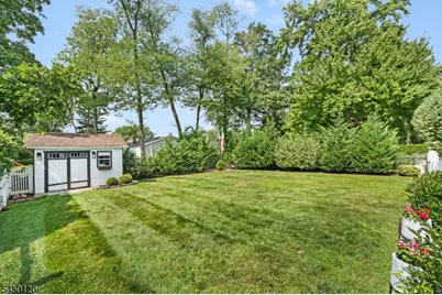 33 Beverly Rd, West Caldwell, NJ 07006 - Photo 29