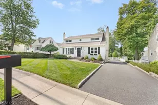 33 Beverly Rd, West Caldwell, NJ 07006 - Photo 3
