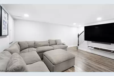 33 Beverly Rd, West Caldwell, NJ 07006 - Photo 17