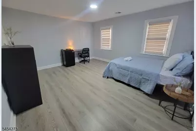 12 Thomas St, Newark, NJ 07114 - Photo 9
