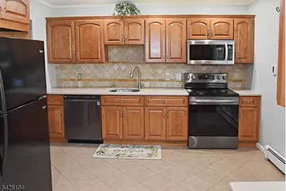 121 Leland Trl, Hopatcong, NJ 07843 - Photo 3