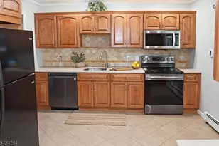 121 Leland Trail, Hopatcong, NJ 07843 - Photo 3