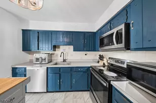 103 Columbia Common, Hillsborough Township, NJ 08844 - Photo 5