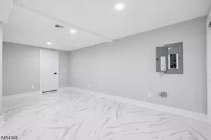 55 Long Hill Dr, Clifton, NJ 07013 - Photo 21