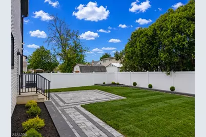 55 Long Hill Dr, Clifton, NJ 07013 - Photo 3
