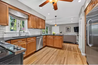 108 Chestnut Ter, Rockaway, NJ 07866 - Photo 3