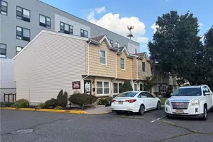 172 Roosevelt Ave F, Carteret, NJ 07008 - Photo 1