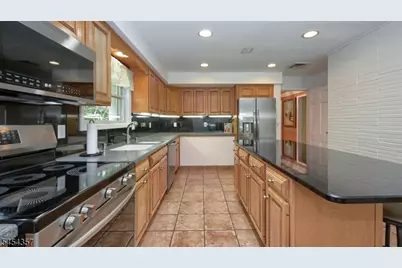 460 Laurel Ln, Kinnelon, NJ 07405 - Photo 5