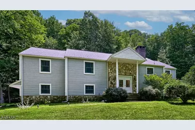 460 Laurel Ln, Kinnelon, NJ 07405 - Photo 1