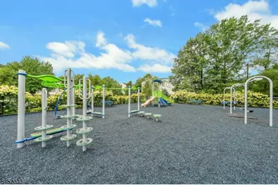326 Winthrop Dr, Nutley, NJ 07110 - Photo 41