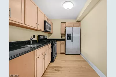 70 S Munn Ave #808, East Orange, NJ 07018 - Photo 5