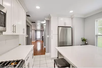 131 Bonney Ct, Bridgewater, NJ 08807 - Photo 9