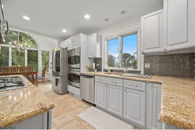 6 Tyler Ct, Clifton, NJ 07012 - Photo 11