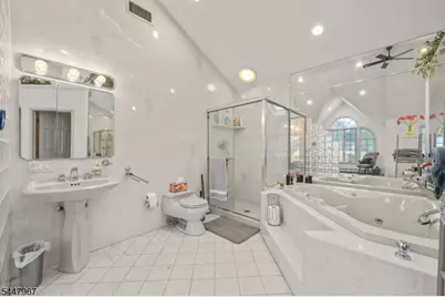 6 Tyler Ct, Clifton, NJ 07012 - Photo 17