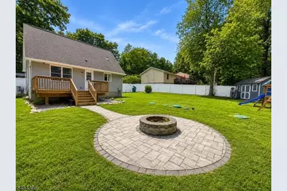 21 Woodland Trl S, Vernon Twp., NJ 07419 - Photo 3