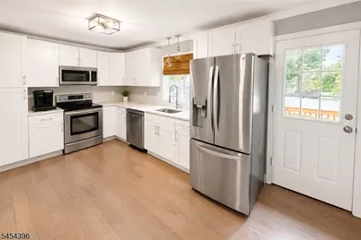 21 Woodland Trl S, Vernon Twp., NJ 07419 - Photo 5