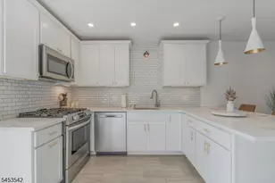 416 Willow Ct, Raritan Township, NJ 08822 - Photo 3