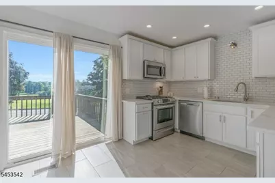 416 Willow Ct, Raritan Township, NJ 08822 - Photo 9
